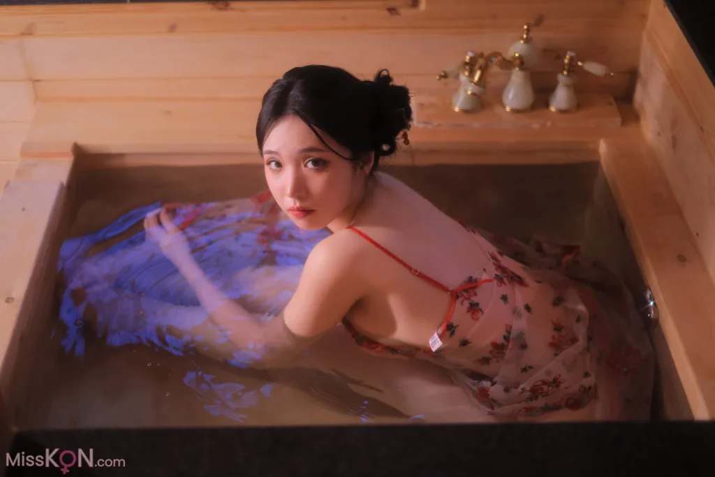 Yeon Woo  Heat 148 photos - 116
