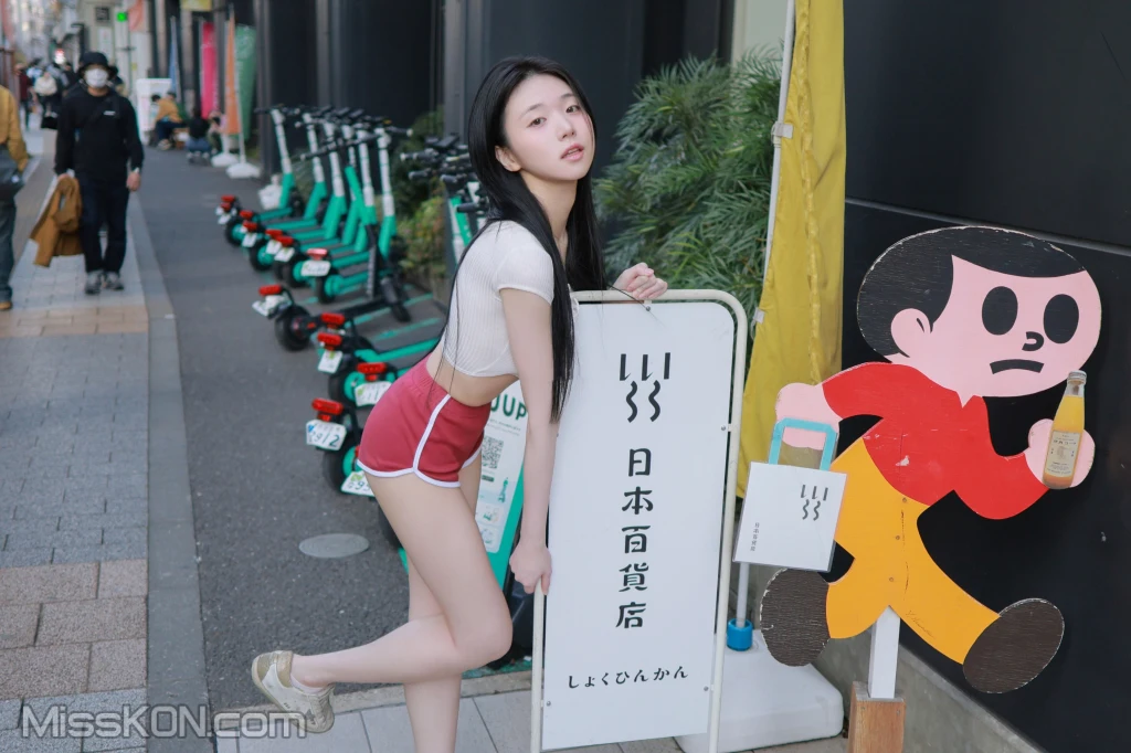 Yeon Woo  In Tokyo 159 photos - 56