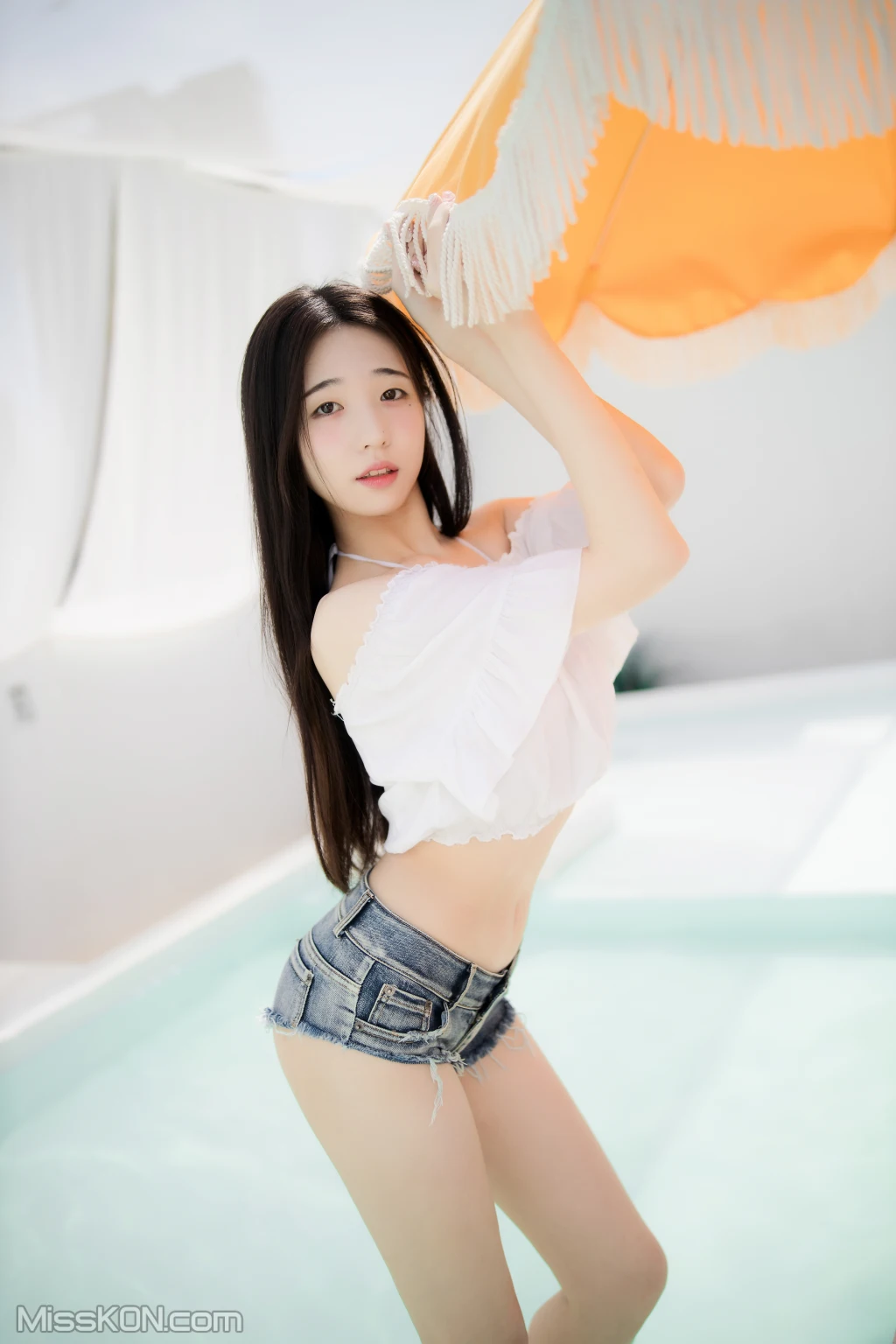 Yeon Woo  Mini Photobook 18 photos - 5