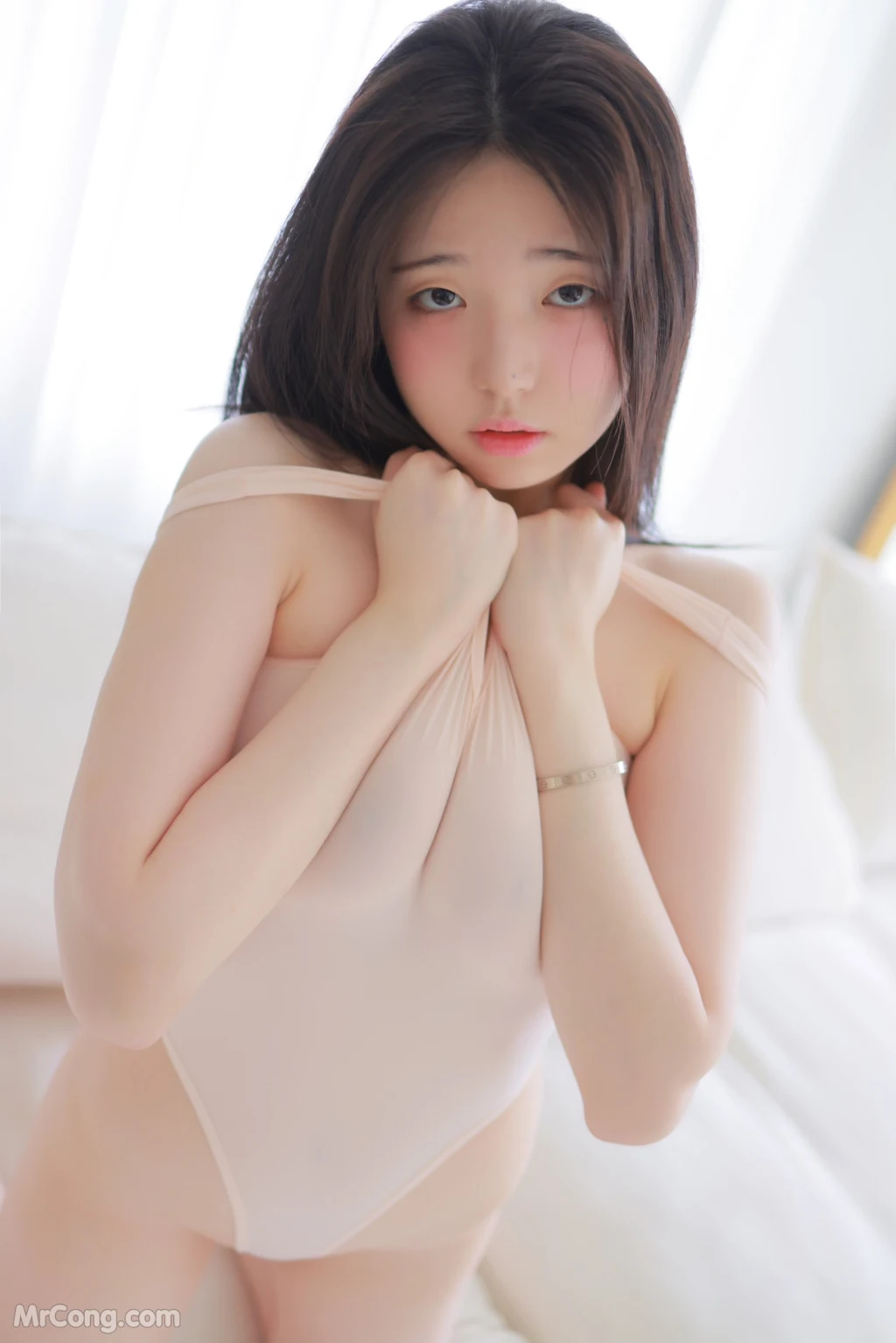 Yeon Woo  White Bodysuit 92 photos - 50