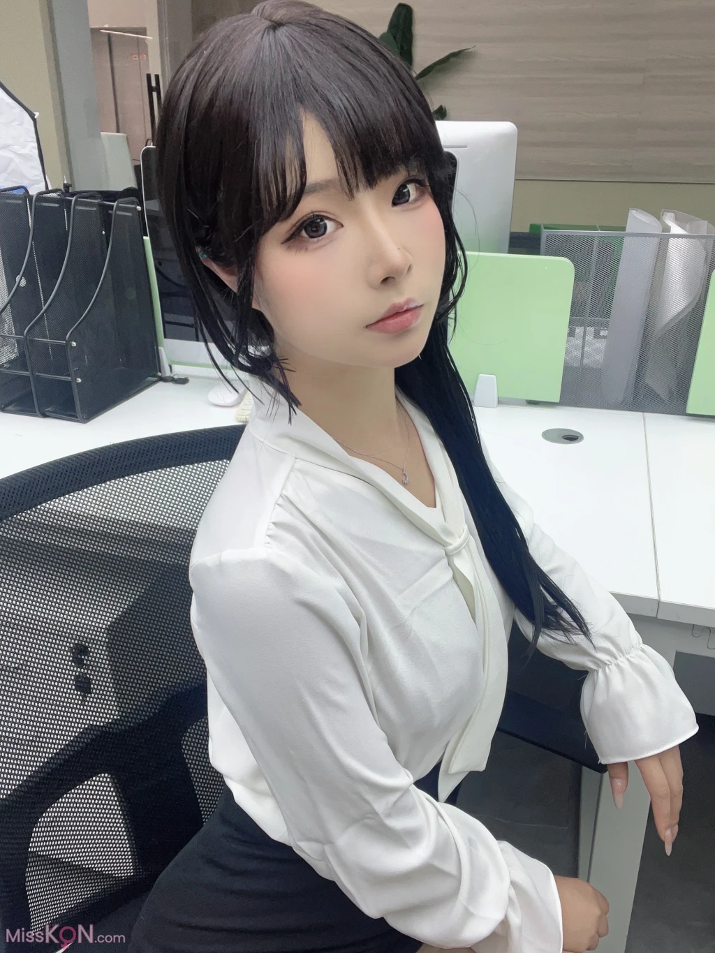 Coseryuuhui玉汇 体贴秘书 37 photos - 33