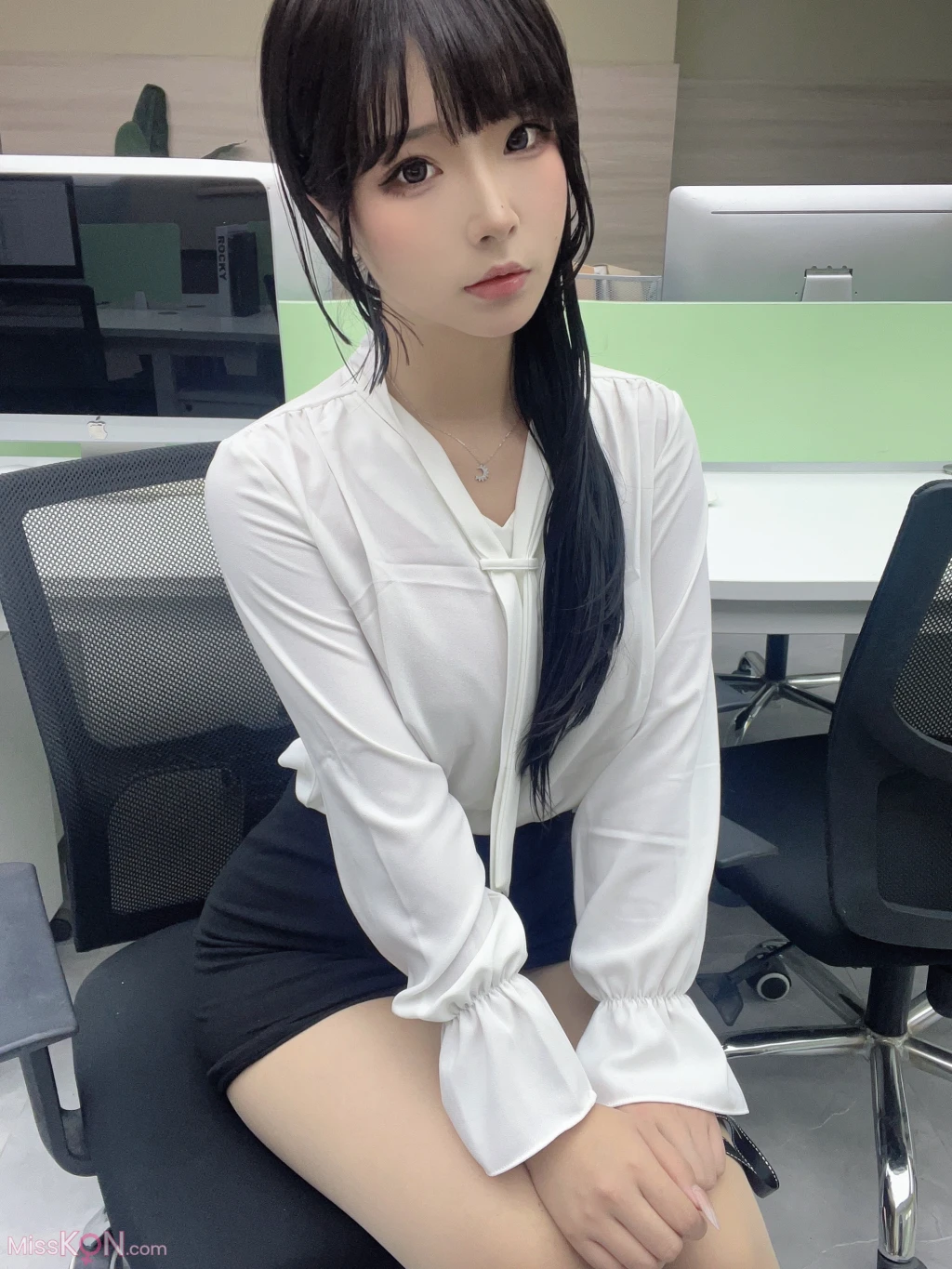 Coseryuuhui玉汇 体贴秘书 37 photos - 34