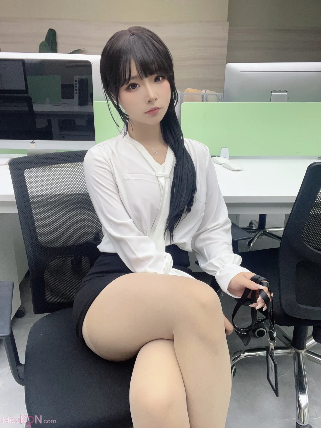 Coseryuuhui玉汇 体贴秘书 37 photos - 37