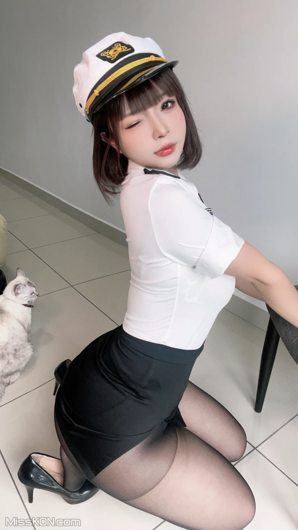 Coseryuuhui玉汇 坏坏女警 48 photos - 3