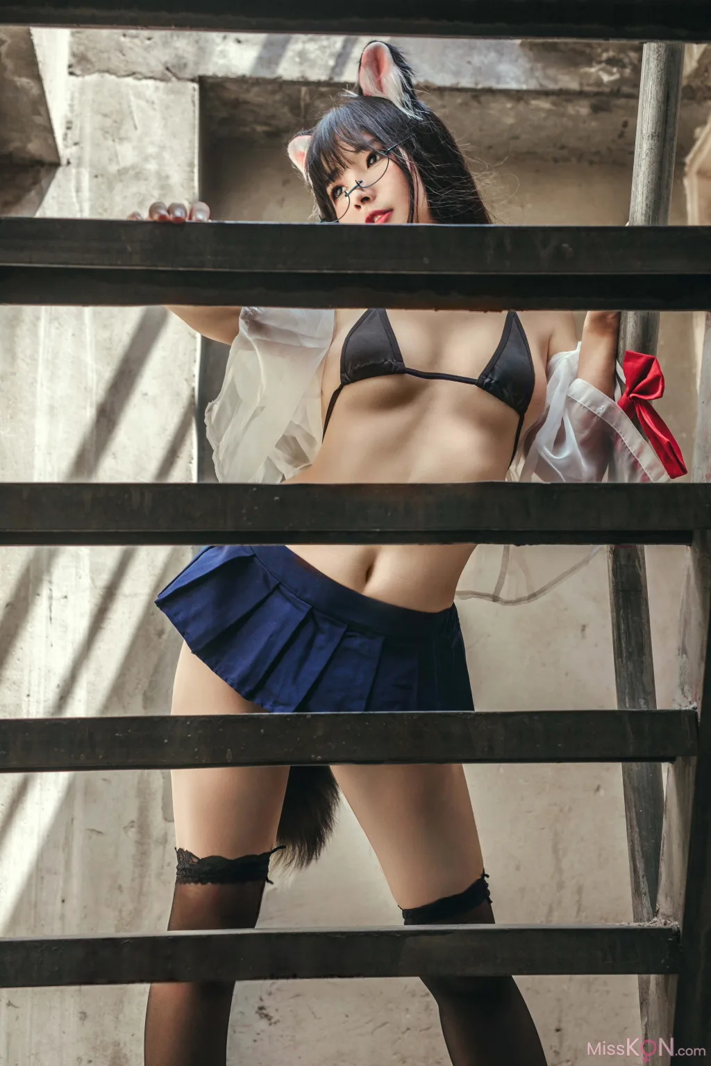 Coseryuuhui玉汇 天台猫猫 黑犬机器人女友 32 photos