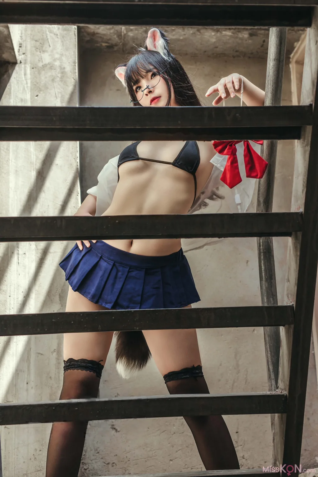 Coseryuuhui玉汇 天台猫猫 黑犬机器人女友 32 photos - 2