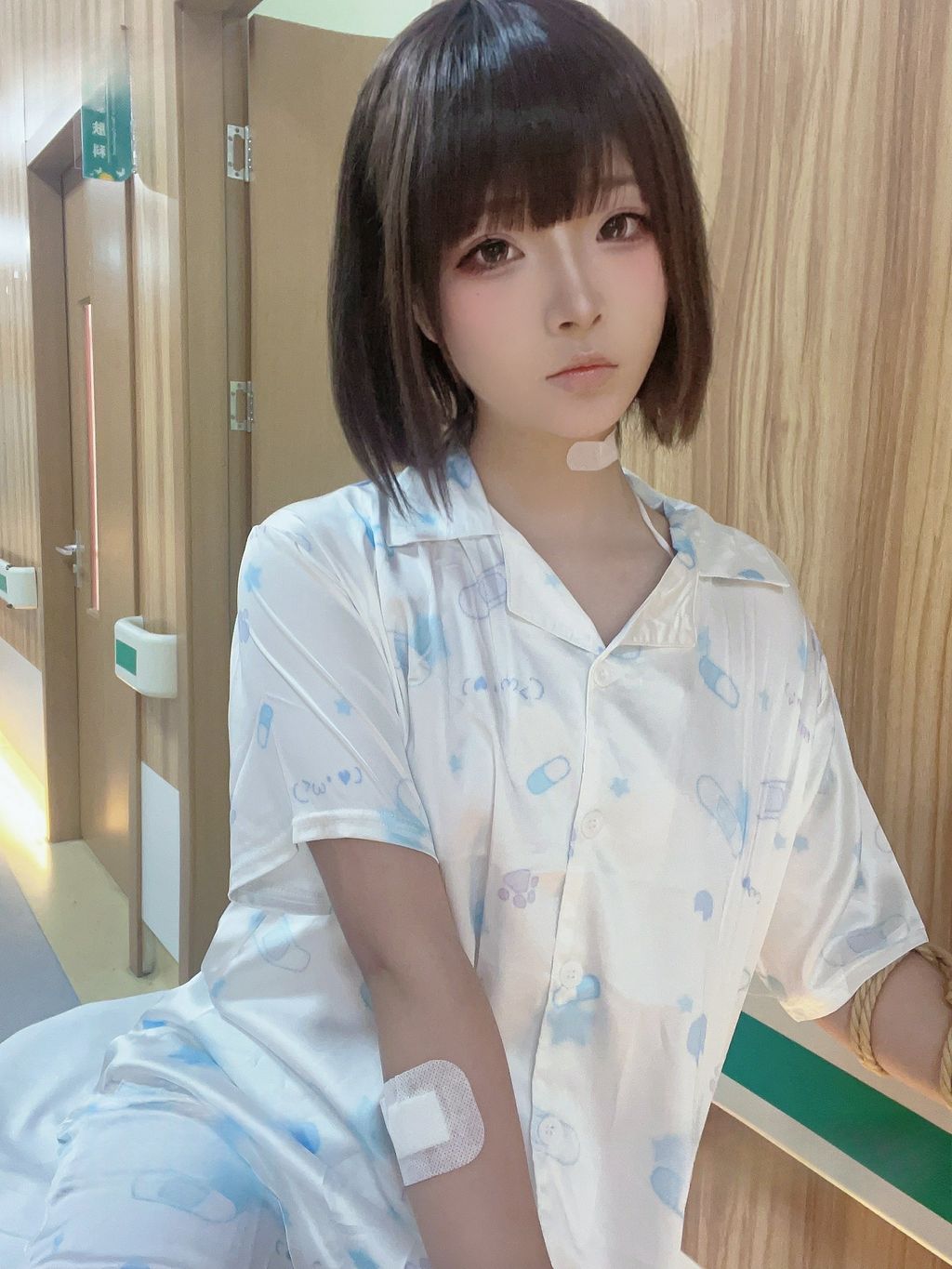 Coseryuuhui玉汇 生病的妹妹 37 photos  2 videos - 23