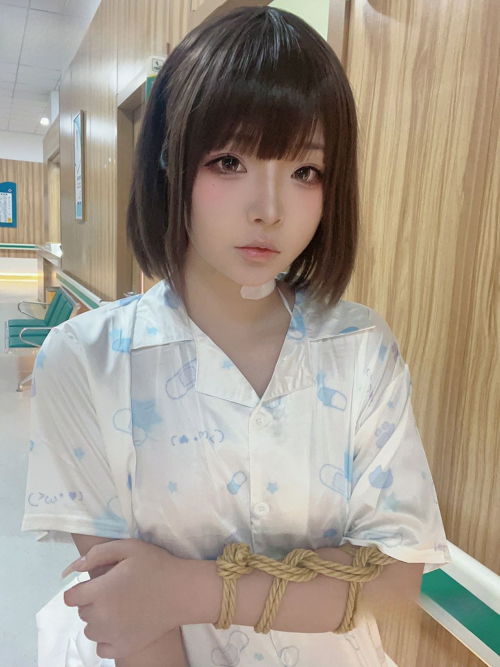 Coseryuuhui玉汇 生病的妹妹 37 photos  2 videos - 33