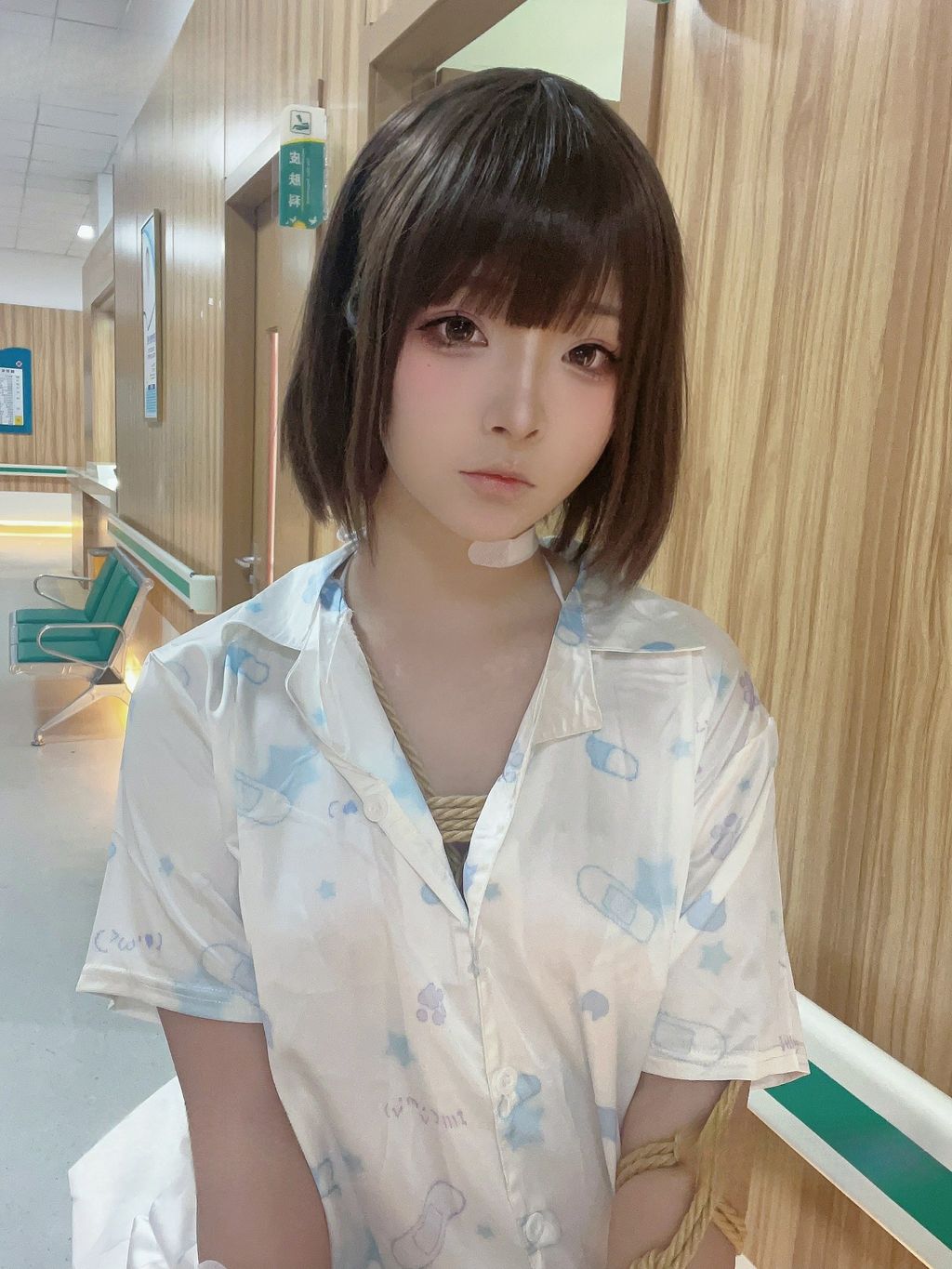 Coseryuuhui玉汇 生病的妹妹 37 photos  2 videos - 35