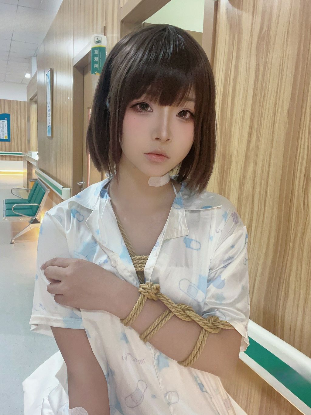 Coseryuuhui玉汇 生病的妹妹 37 photos  2 videos - 36