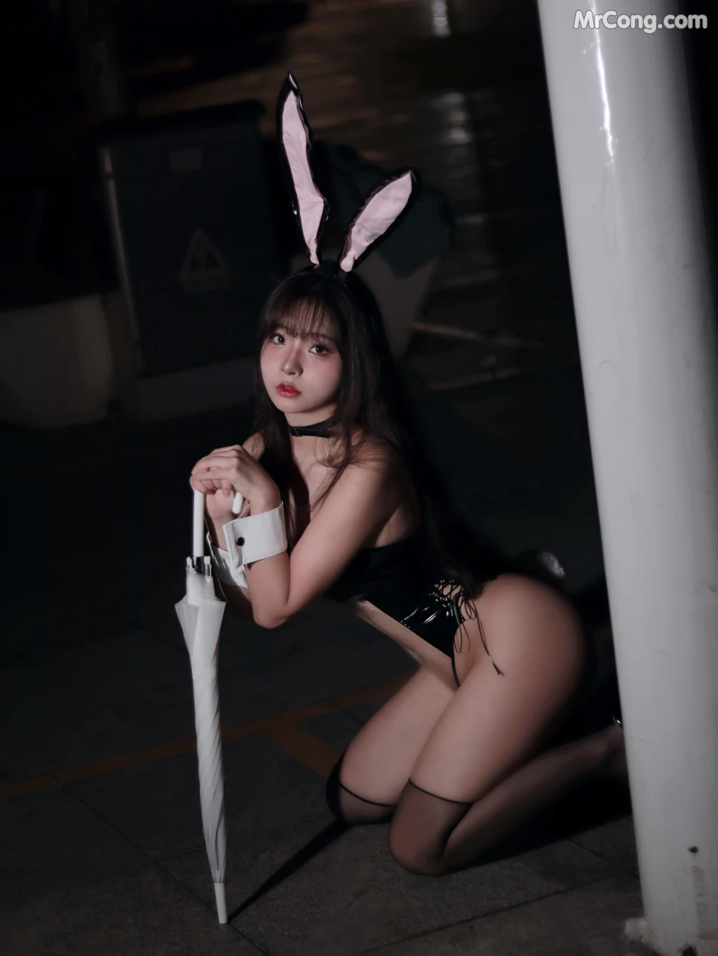 Coseryuuhui玉汇 No006 雨中透明兔女郎 35 photos - 26