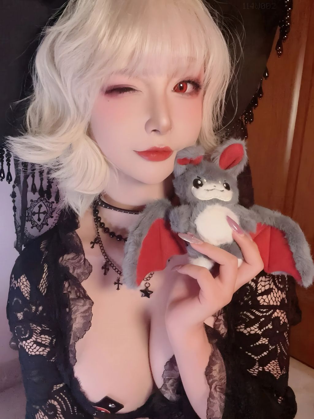 Coseryuuhui玉汇 Patreon订阅 蝙蝠女巫 50 photos  2 videos - 5