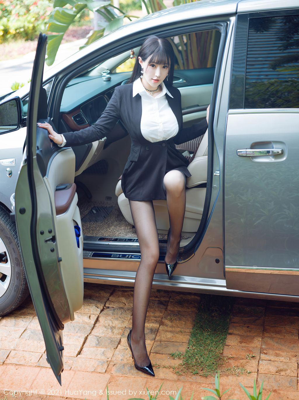 HuaYang Vol 383 Zhu Ke Er 朱 可 儿 Flower 74 photos - 3